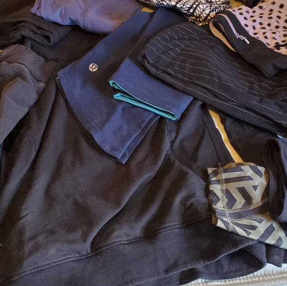 Lululemon Lot - Picture 4 of 5